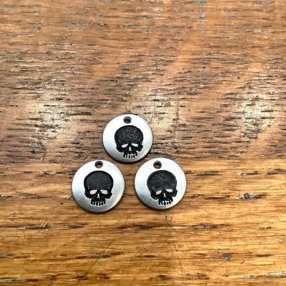 Skull Silver Charm Necklace Bracelet Gift (8x) - Picture 1 of 2